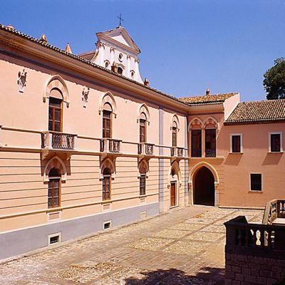 Rionero- Facciata interna e cortile Palazzo Fortunato